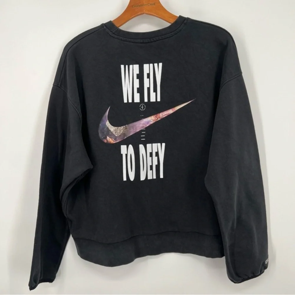 Nike Black Swoosh Fly Standard Issue Basketball Crew-Neck We Fly To Defy